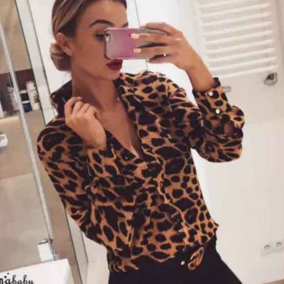 LEOPARD LONG SLEEVE BLOUSE - Picture 2 of 3